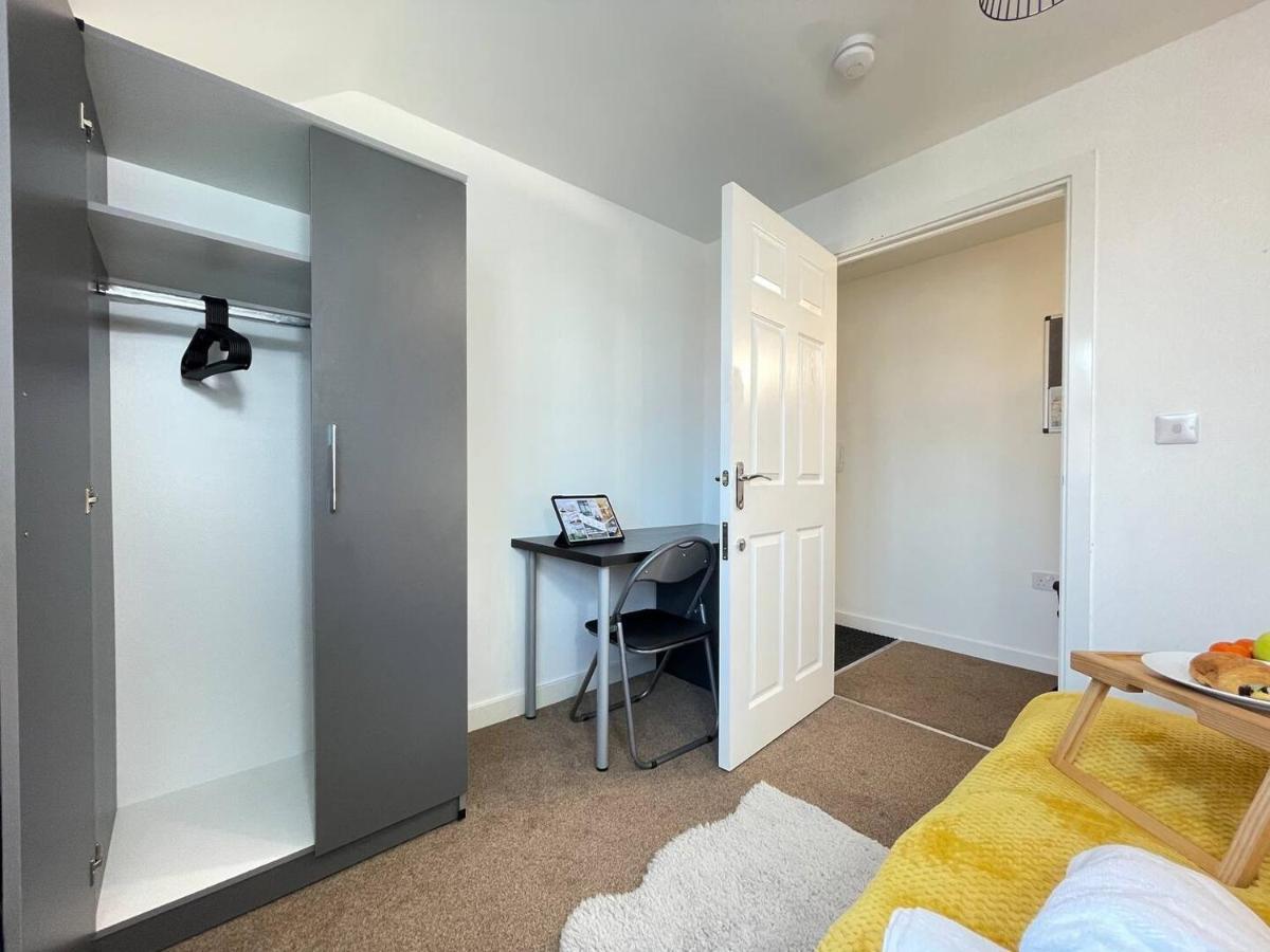 Апартаменти Cosy 2Br Retreat, Near Uni & Qe Hospital, Parking Бірмінгем Екстер'єр фото